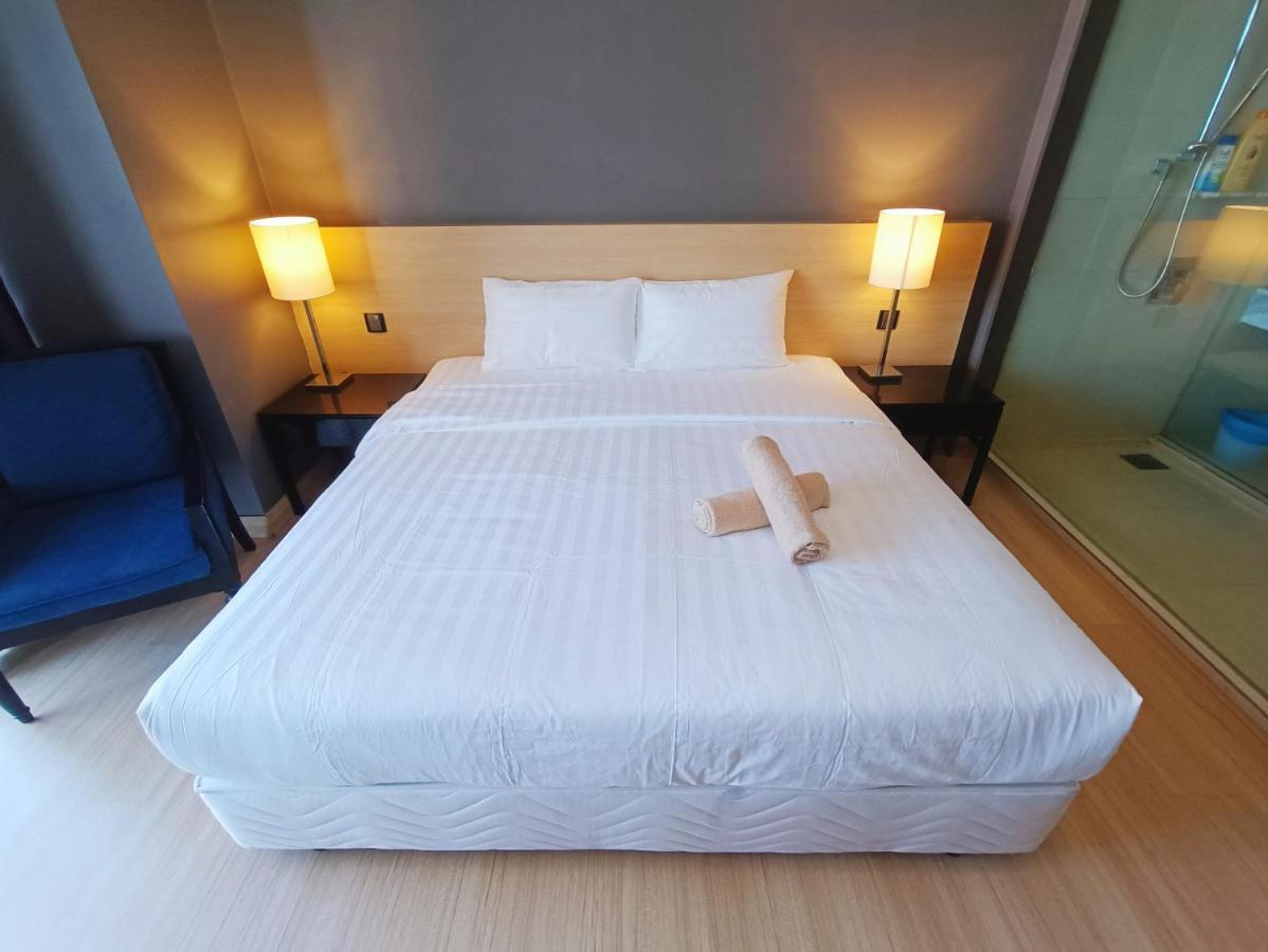 Straits Private Apartment