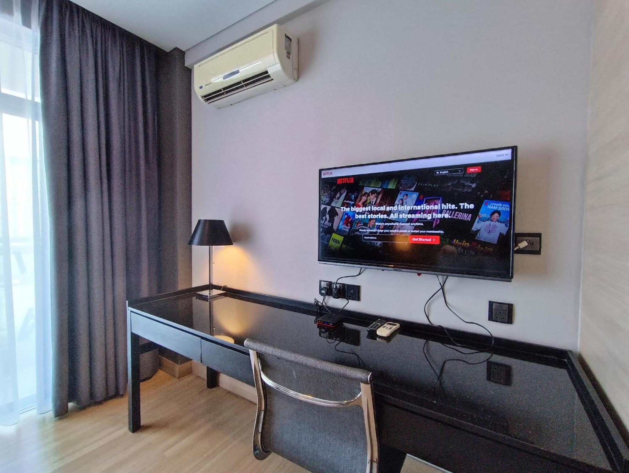 Straits Private Apartment