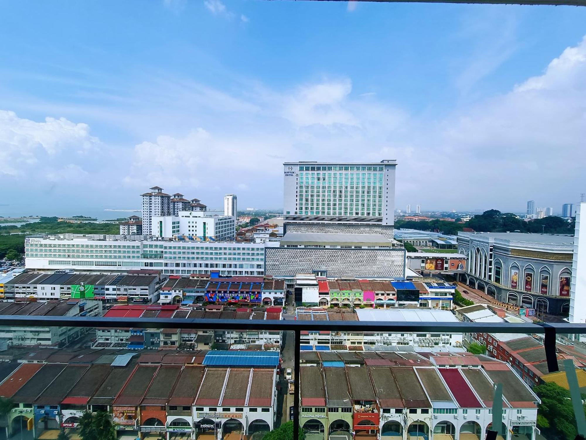 Straits Private Apartment *